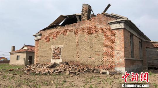 Jilin Songyuan earthquake with M = 5.7: More than 1,000 houses were damaged, and people in dangerous houses have moved.