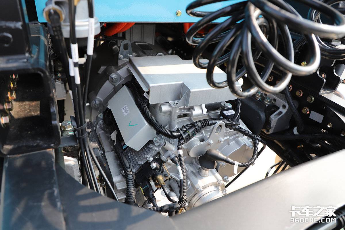 350-degree battery Sany new heavy truck battery life broke 200km.